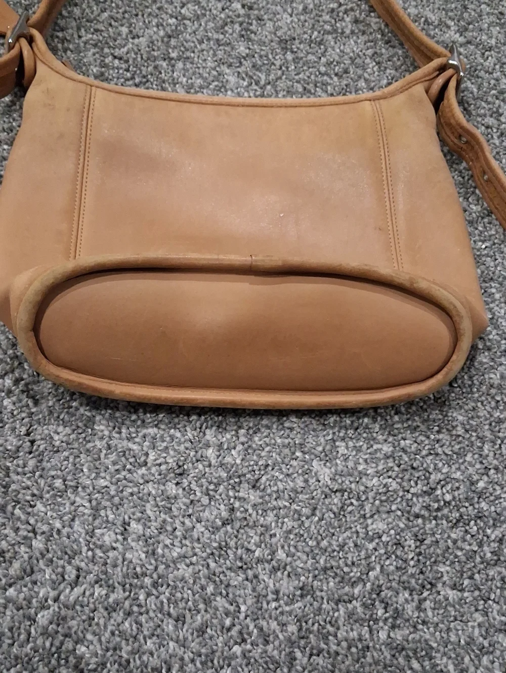 Vintage Coach 9816 Glove Tanned Slim Duffle Sac Crossbody Bag Carmel/tan Leather